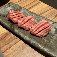 黒毛和牛ヘレ肉専門店 炭火焼肉 りきちゃん 北浜店 - 