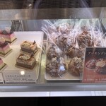 青木 松風庵 - 料理写真:シュークリームもあるんですね
