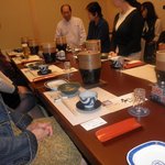 店主のウンチクに耳を傾ける