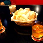 T’s DINER - 中華エビせんつまみにチョリソーを待つ間JAMESON・山崎・KALUAMILKで一杯