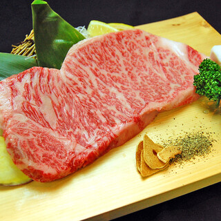 但馬牛の中でも最高峰の神戸牛メス牛。噛むほどに深い味わいを