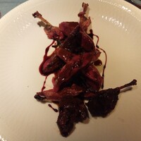 ラ シャッス - 千葉で網獲りしたサルセル(コガモ) ローストサルミソースとchefが採ってきた桑の実のソース¥5830
                    