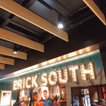 エリックサウス - お店の外観（入り口付近）