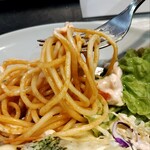 タツヤ食堂 - 彩り良いサラダとパスタ