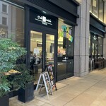 トシ・ヨロイヅカ 東京 - 外観