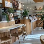 美瑛小麦の食パン専門店 つばめパン&Milk - 