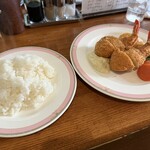 キッチン知以富 - ご飯もついてくる