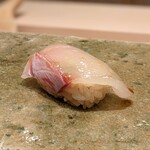 神田錦町 鮨たか晴 - 真鯛