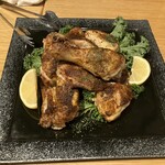 N9Y 羊とワイン酒場 - コレが名物ビアチキン。こんな感じだっけ？まぁウマいけど。