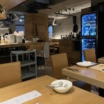 N9Y 羊とワイン酒場 - 店内雰囲気