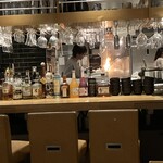N9Y 羊とワイン酒場 - 店内雰囲気向こうで炎上げて調理してる！