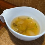 キッチン ブルー グローブ - スープも残り少ない