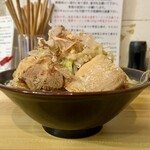 ラーメン専門 宮の森 - サイド