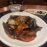 座135 - 味噌ナス炒め。ナスも肉も野菜も味噌もたっぷり！この味噌ナスは全く悪いことしてません！ただ挽肉では無かった…