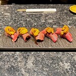 にくがとう 六本木ヒルズ店 - 「尾崎牛ランプの握り 雲丹載せ」