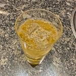 にくがとう 六本木ヒルズ店 - 「尾崎さんち」流のハイボールはたっぷり胡椒が掛かっています