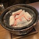 炭火燒肉 Fukuwarai -   お昼の肉メンバー
                          炭火で食べる国産牛100%
                          粗挽き赤身ハンバーグ
                          つけダレ3選
                          トリュフ卵黄 塩漬け生胡椒 青唐辛子だれ
                          ご飯スープ小鉢おかわり無料