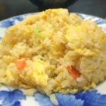中華料理 哲ちゃん - 料理写真:炒飯。美味い。玉子がフワフワな炒飯。一人前で玉子2個は使ってるやろなあ。でも美味いなあ。今のところ唐揚げ1位、レバニラ2位、炒飯3位。いつの間にかほぼ満席状態。