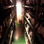 Wineshop & Diner FUJIMARU - ワインセラーには希少なワインがいっぱい