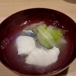 旬と久 - お椀は髭だら。
      髭だらの正式名称はヨロイイタチウオです。
      これまた滋味深い味。