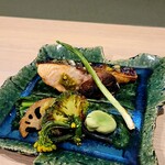 旬と久 - サクラマスの焼き物。野菜を添えて。