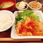 パルファン - 豚肉のトマト生姜焼き