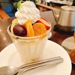 パルファン - フルーツたっぷりバニラババロア　中にはスポンジ入り