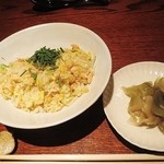 にしぶち飯店 - 鮭炒飯とザーサイ
