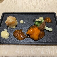 中国料理 龍鳳(ホテルアゴーラリージェンシー大阪堺) - エビマヨネーズはプリプリなエビの食感とマヨネーズの酸味が良いアクセント！アンコウのチリソースは、言葉が出ないほどに美味しかった∑(ﾟДﾟ)