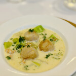 北島亭 - 帆立、芝海老、ウイキョウのナージュ仕立て