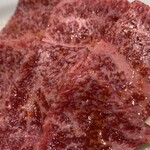 焼肉たくちゃん アッパーイースト - 特選赤身　カルビの様ですが食べるとちゃんと赤身の香りとコクが滴り出てきます