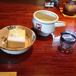 天庵 - 越乃寒梅とサービスの冷奴。2014.06