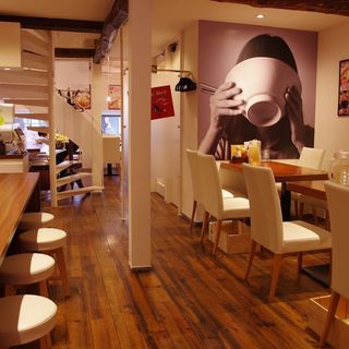 太陽のトマト麺_2