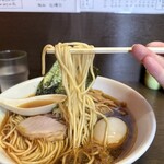 ラーメン 木曜日 - 麺はストレート
