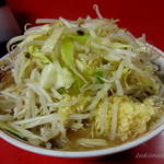 ラーメン二郎 - 『小らーめん』￥690円、コール『ニンニク』