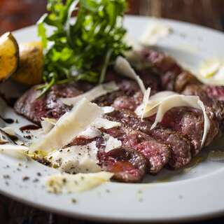 日本の誇る良質な黒毛和牛を、イタリアンのビステッカで