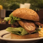 ムースヒルズバーガー - スモークベーコンチーズバーガー