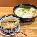 味箪笥 - 料理写真:とろりつけそば　麺大盛