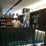 黒船 自由が丘本店 - 落ち着いた雰囲気の喫茶スペース