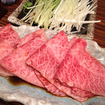 Sumibiyakiniku Shinsai - 特選ミスジは、カイワレとネギを巻いて♪