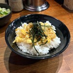 横浜家系ラーメン 三郷家 - 玉子まぶし（中）100円。
