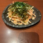 全席個室居酒屋 忍家 黑磯店 - 大根與小魚乾的明太子沙拉759日圓
