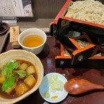 鵠沼海岸 蕎麦兄 - 合鴨せいろ大盛り（2,200円＋320円）。