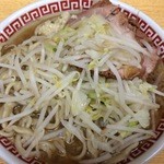 ラーメン二郎 - ラーメン 700円　麺半分・ニンニク