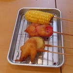 大阪新世界 串かつ さじろう - みょうが・ズッキーニ・コーン（季節の串かつ）＆紅ショウガ