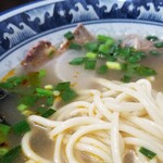 蘭州拉麺店 火焔山 - 麺の表情。