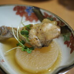 〆屋 - 手羽と大根の煮物