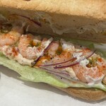 ドトールコーヒーショップ - 料理写真:ミラノサンドの中にはちゃんとしたエビちゃんが♪