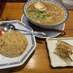 元祖赤のれん 節ちゃんラーメン - 