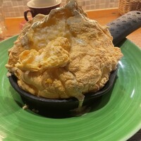 デ サリータ 渋谷 - 横から見ると卵のボリューミーさがよくわかる✨